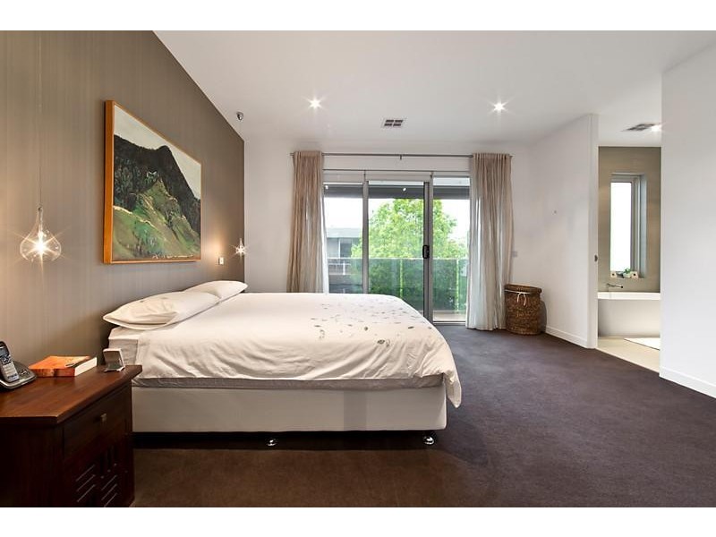 13 The Grove, Ascot Vale VIC 3032