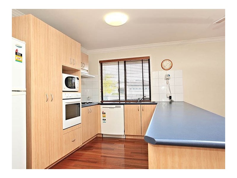11 Ruthven Close, Hillside VIC 3037