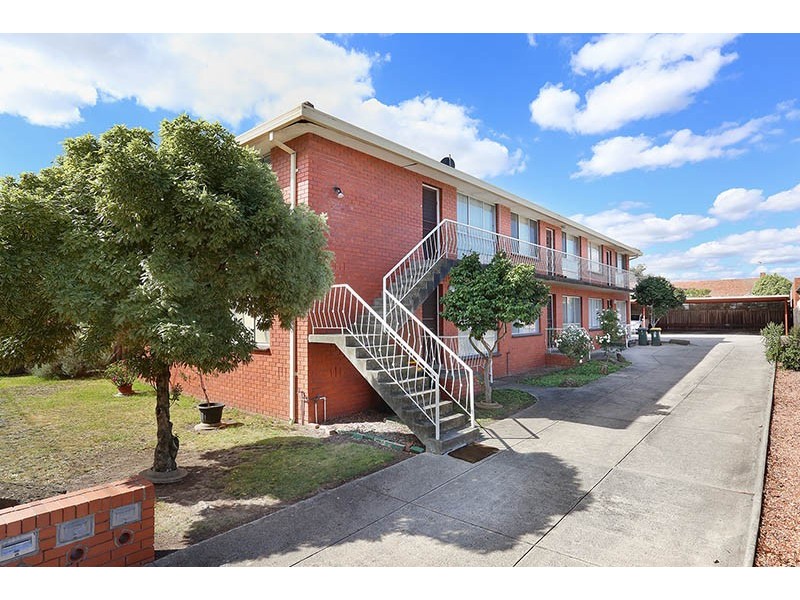 2/24 Mashoobra Street, Coburg North VIC 3058