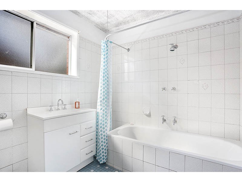 2/24 Mashoobra Street, Coburg North VIC 3058