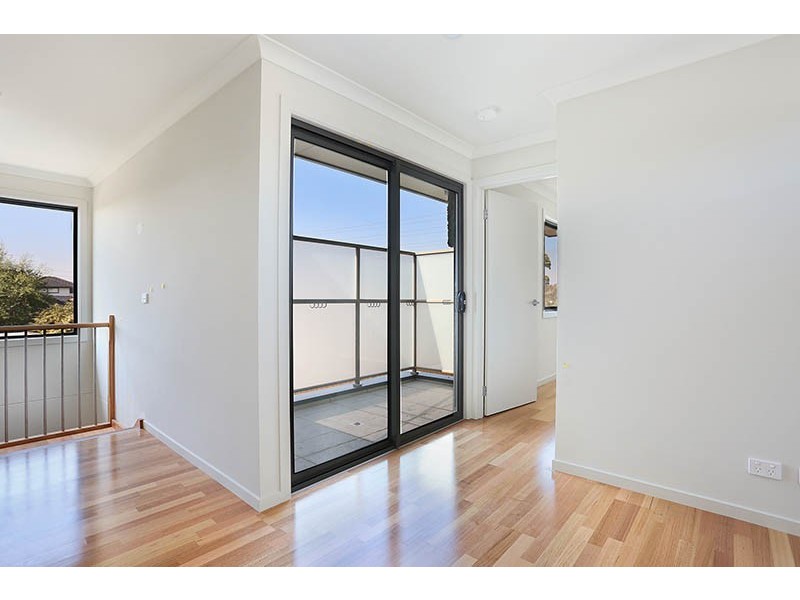 2/10 Devon Road, Pascoe Vale VIC 3044