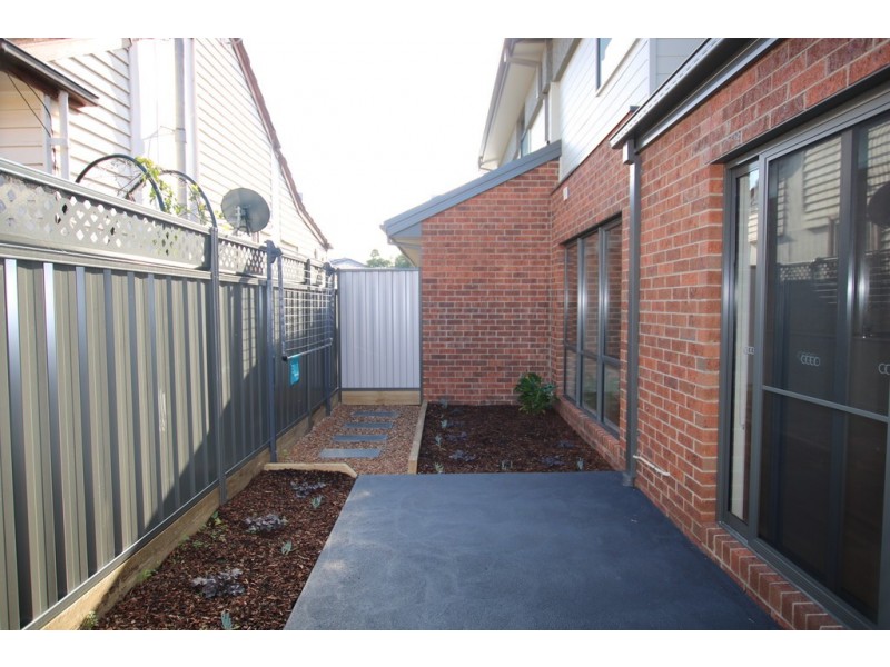 2/10 Devon Road, Pascoe Vale VIC 3044