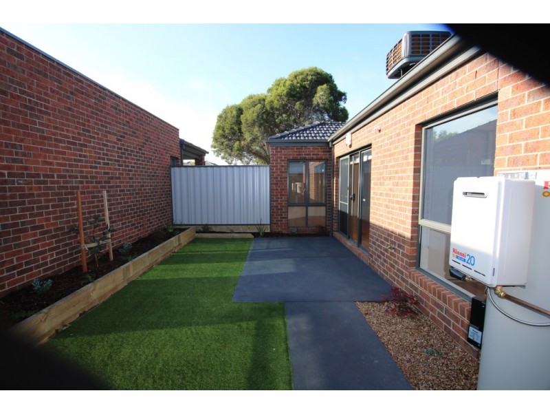 4/10 Devon Road, Pascoe Vale VIC 3044