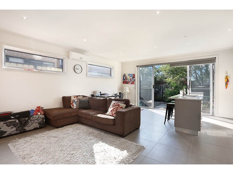 2/4 Manly Court, Coburg North VIC 3058