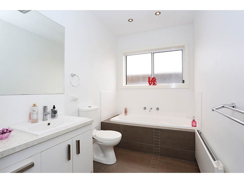 3/16 Lorensen Avenue, Coburg North VIC 3058