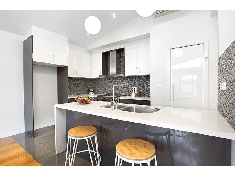 10 Aberdeen Street, Brunswick VIC 3056