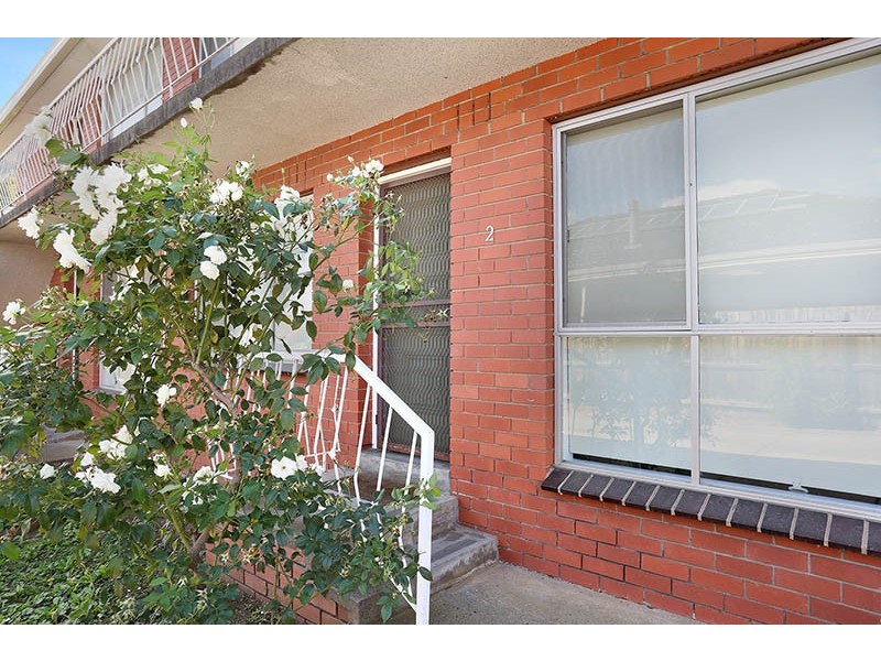 2/24 Mashoobra Street, Coburg VIC 3058