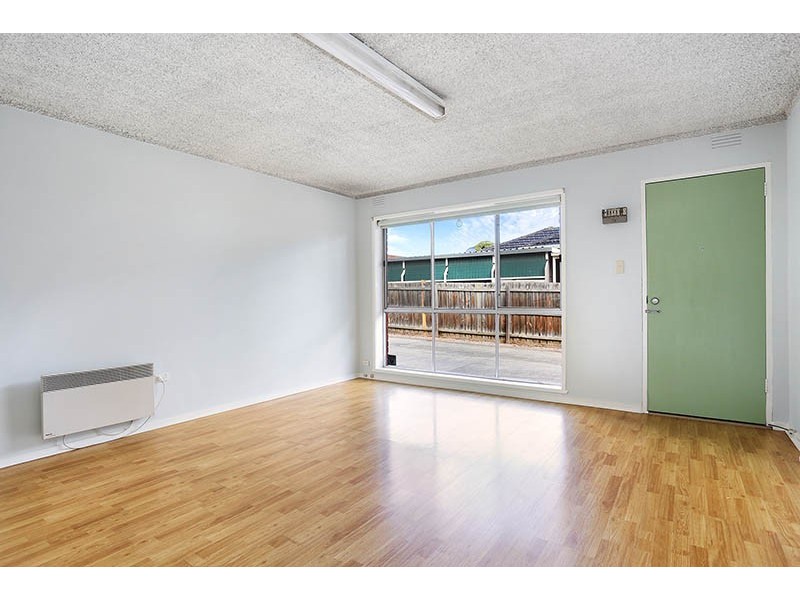 2/24 Mashoobra Street, Coburg VIC 3058