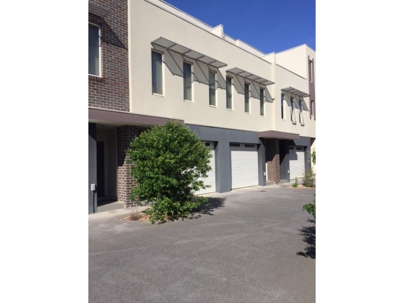 4/110 Moore Street, Coburg VIC 3058
