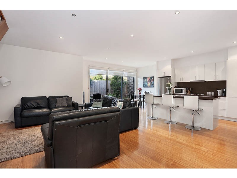 2/27 Horton Street, Reservoir VIC 3073