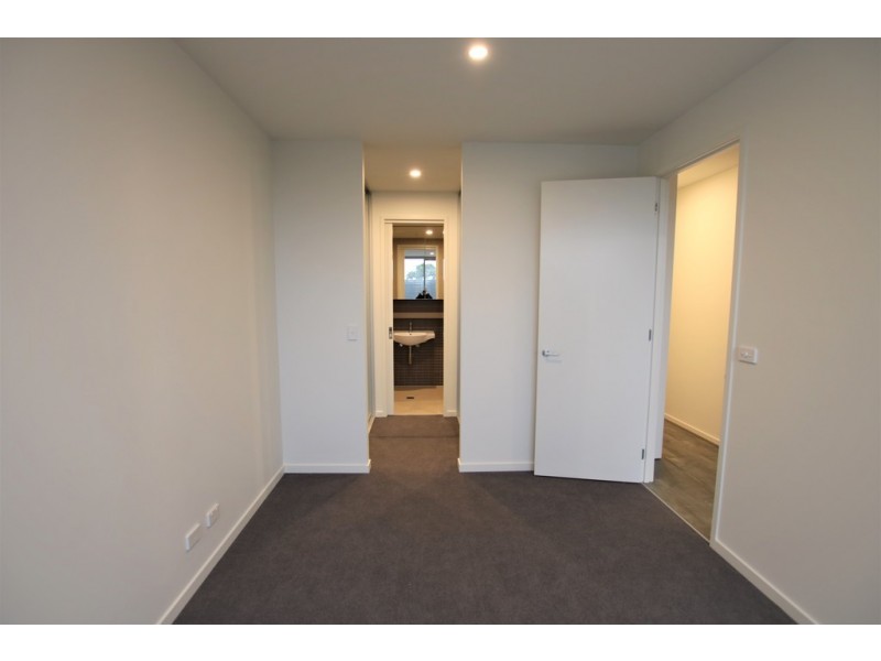 213/264 Waterdale Road, Ivanhoe VIC 3079