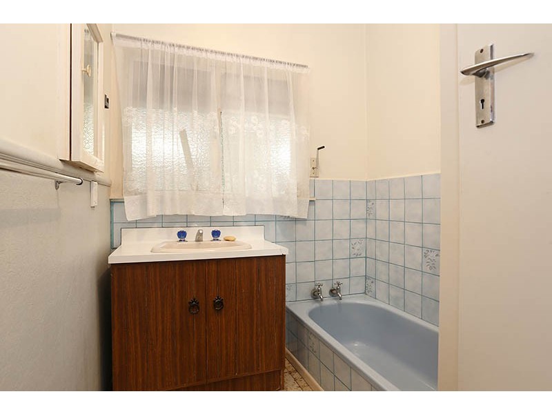 73 Melbourne Avenue, Glenroy VIC 3046