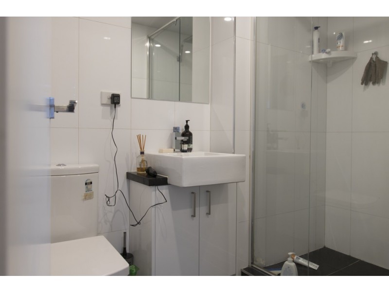 202/692 High Street, Thornbury VIC 3071