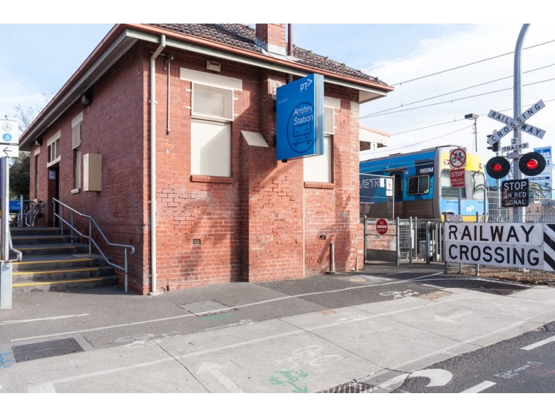 4 Bryant Street, Brunswick VIC 3056