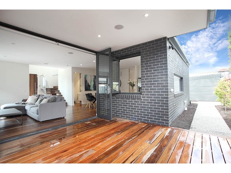 2/13 Surrey Street, Hadfield VIC 3046