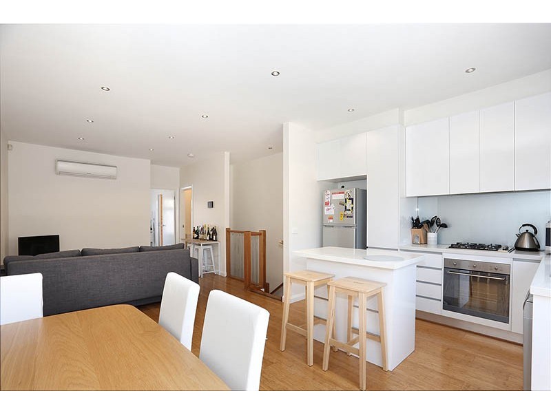 2/69 Heller Street, Brunswick West VIC 3055