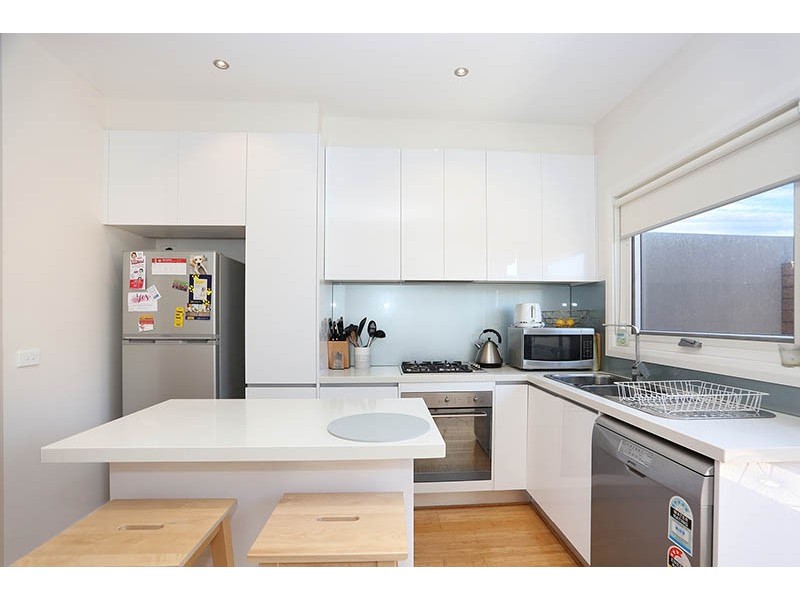 2/69 Heller Street, Brunswick West VIC 3055