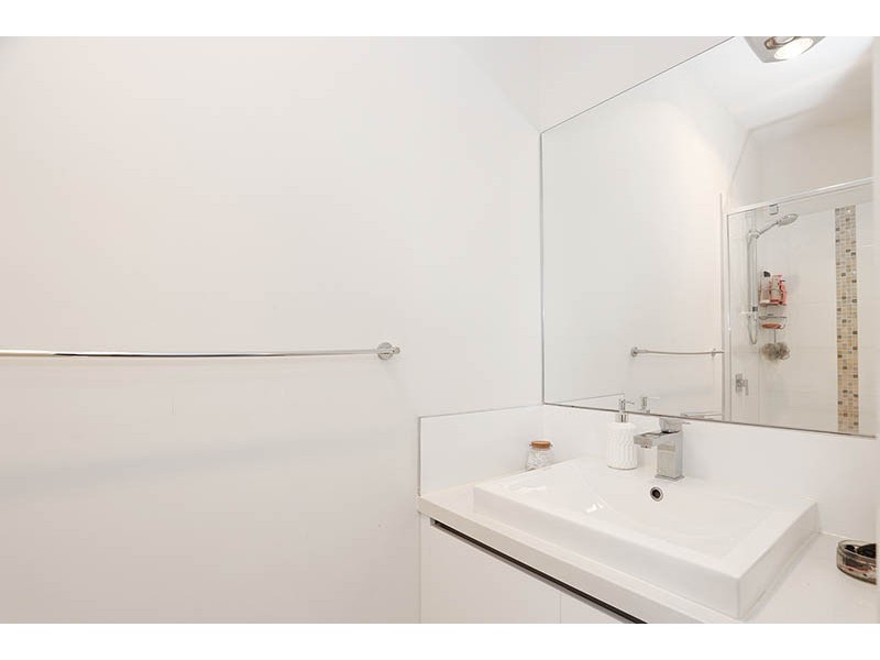 2/69 Heller Street, Brunswick West VIC 3055