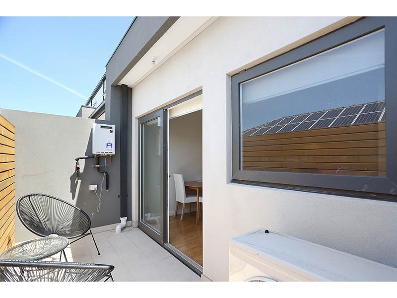 2/69 Heller Street, Brunswick West VIC 3055