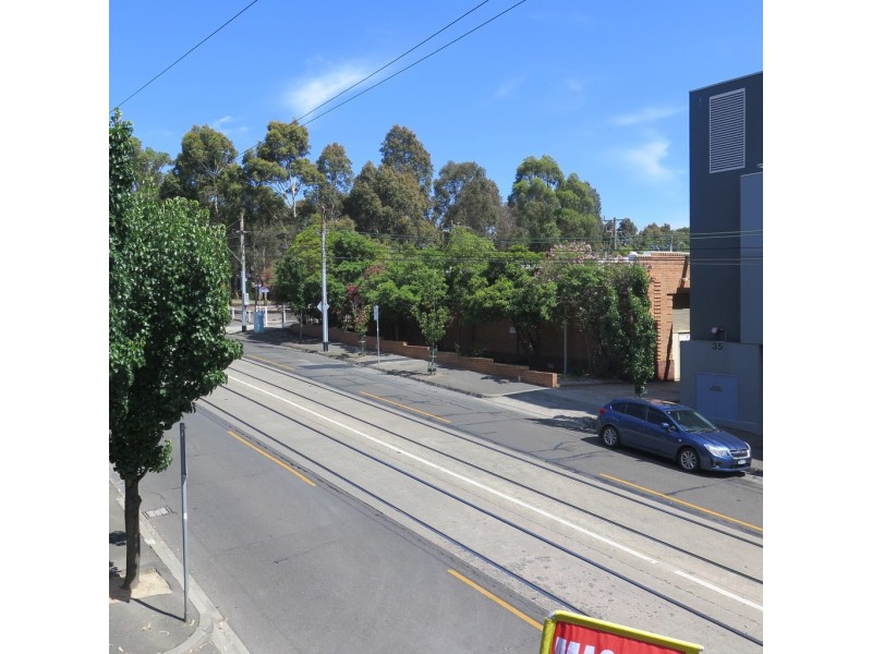 2/30 Whitehorse Road, Deepdene VIC 3103