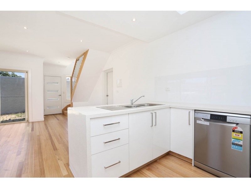 2/63 Mont Albert Drive, Campbellfield VIC 3061