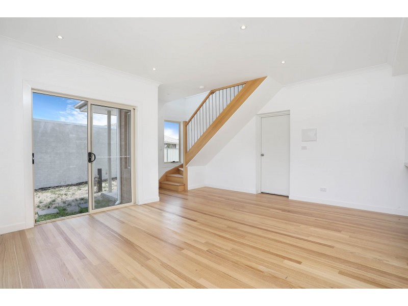 2/63 Mont Albert Drive, Campbellfield VIC 3061