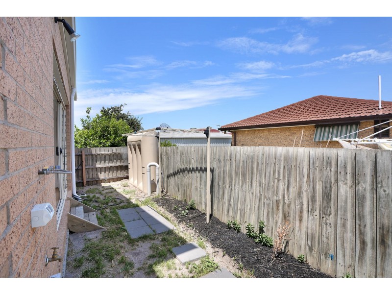 2/63 Mont Albert Drive, Campbellfield VIC 3061