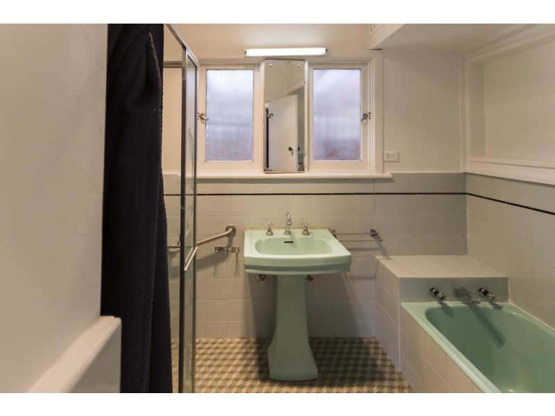 12 Northumberland Road, Pascoe Vale VIC 3044