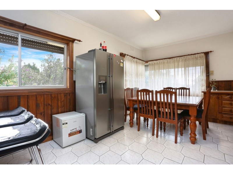 42 Summerhill Road, Reservoir VIC 3073