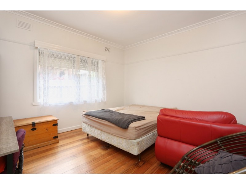 42 Summerhill Road, Reservoir VIC 3073