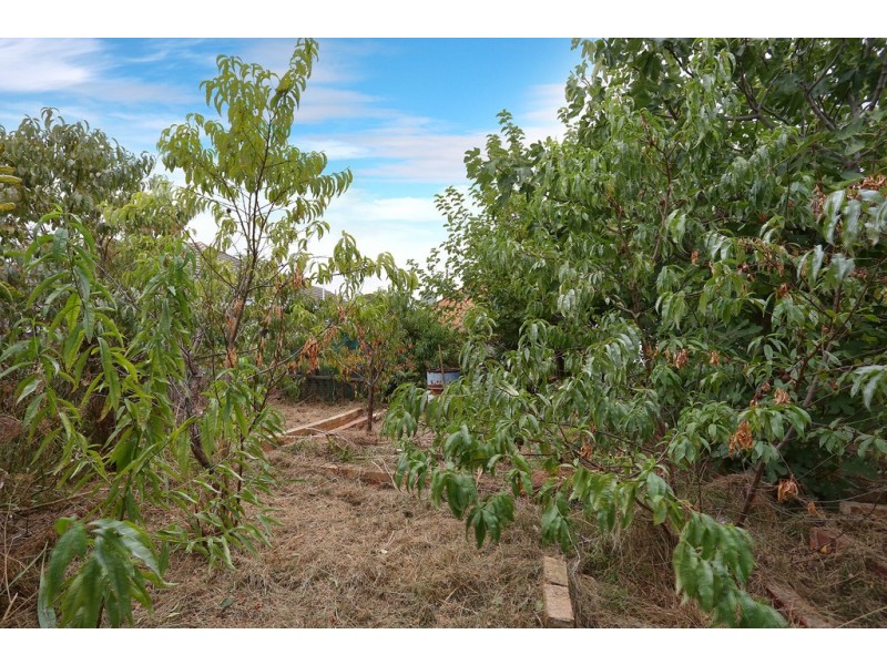 42 Summerhill Road, Reservoir VIC 3073