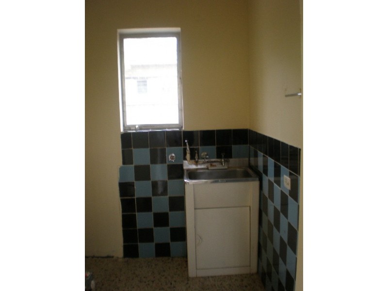 8 Johnson Street, Reservoir VIC 3073