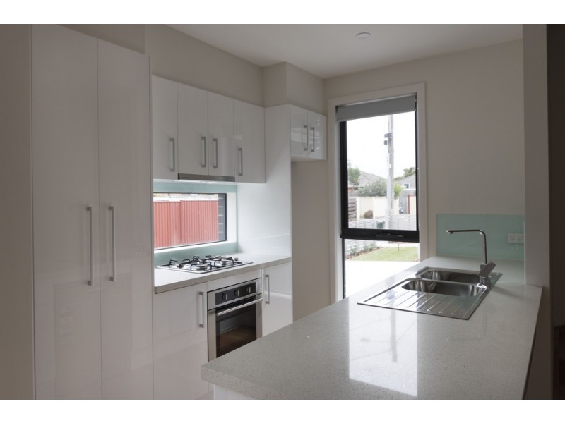 3/2 Barrys Lane, Coburg VIC 3058