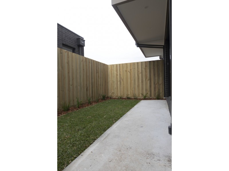 3/2 Barrys Lane, Coburg VIC 3058
