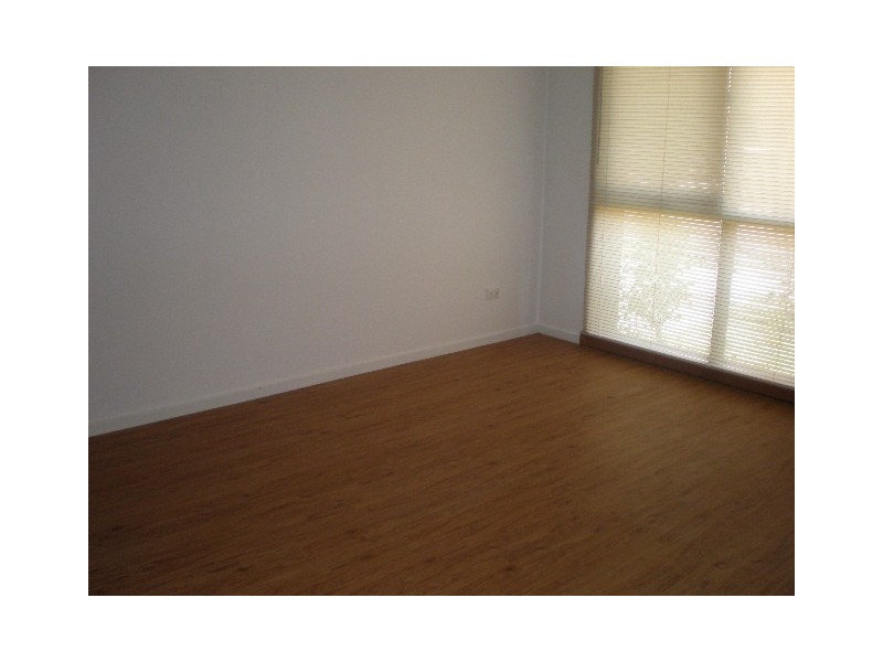 2/22 Balloan Street, Coburg VIC 3058