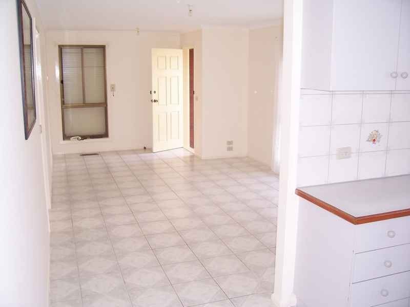 2/8 Mark Street, Coburg VIC 3058