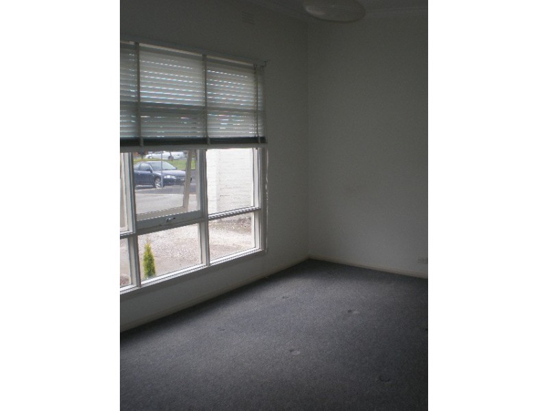 2/1 Wood Street, Avondale Heights VIC 3034