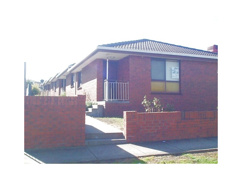 1/32  Irvine Crescent, Brunswick West VIC 3055
