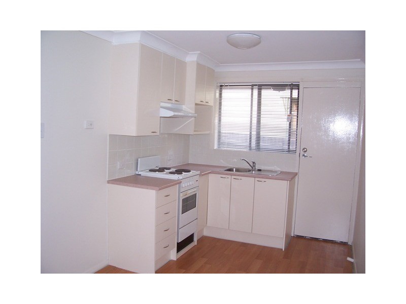 1/32  Irvine Crescent, Brunswick West VIC 3055