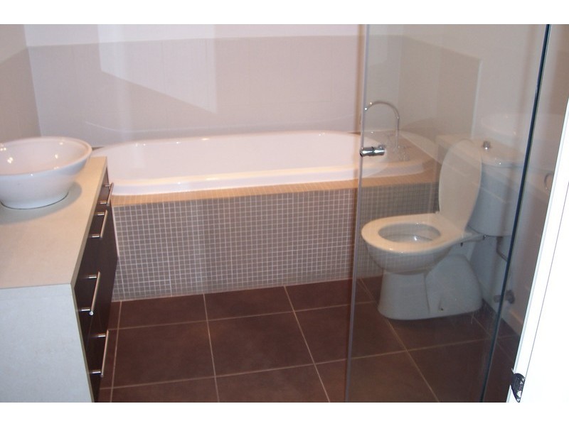 2/206 Reynard Street, Coburg VIC 3058