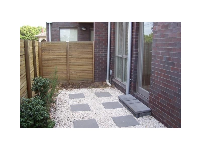 2/206 Reynard Street, Coburg VIC 3058