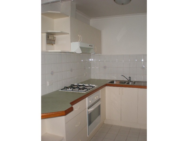 4/12 Separation Street, Fairfield VIC 3078