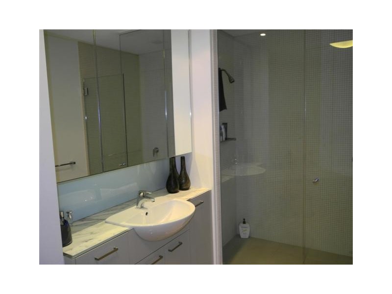 2002/20 Rakaia Way, Docklands VIC 3008