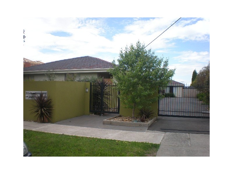 2/1 Clara Street, Fawkner VIC 3060