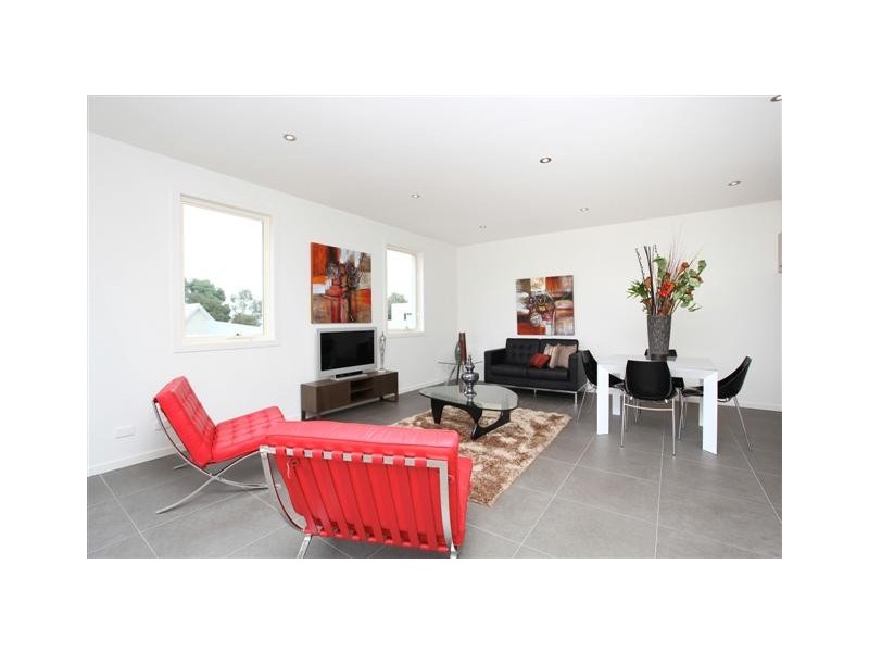 110-116 Moore Street, Coburg VIC 3058