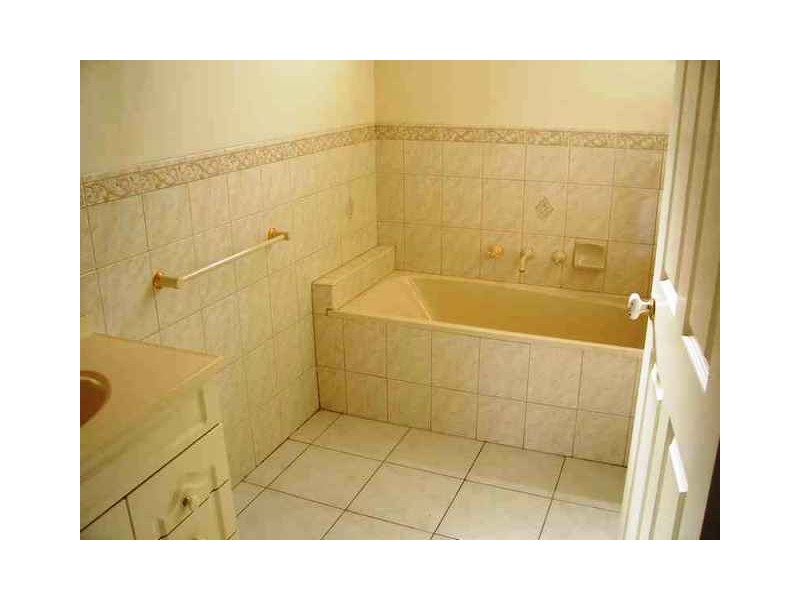 2/320 Bell Street, Coburg VIC 3058