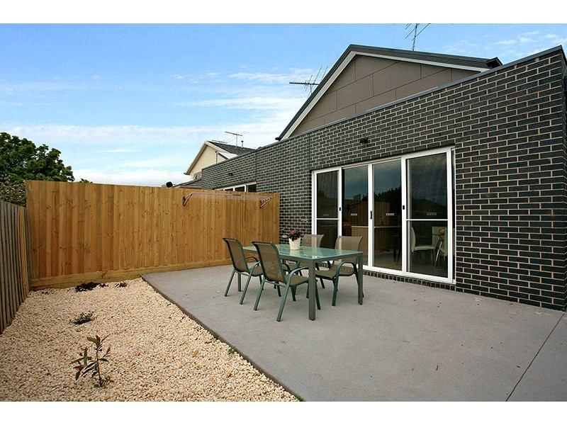 1/4  Manly Court, Coburg North VIC 3058