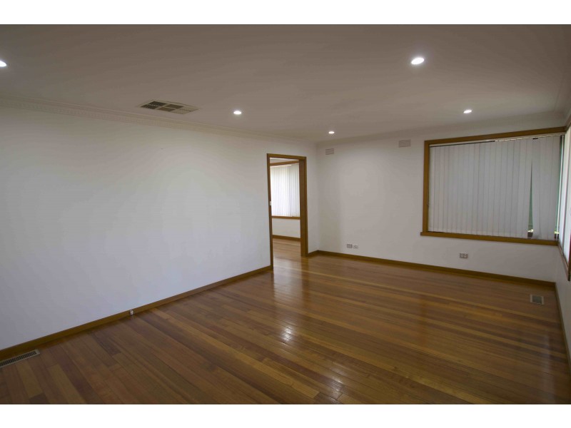 102 Radford Road, Reservoir VIC 3073