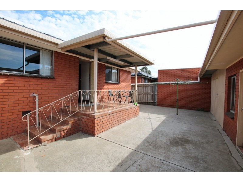 102 Radford Road, Reservoir VIC 3073