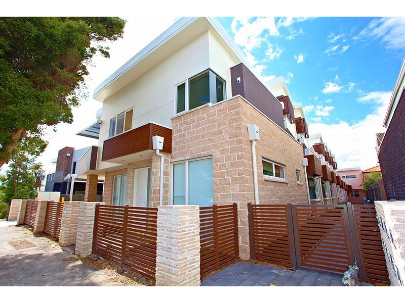 4/2 Cumming Street, Brunswick VIC 3056